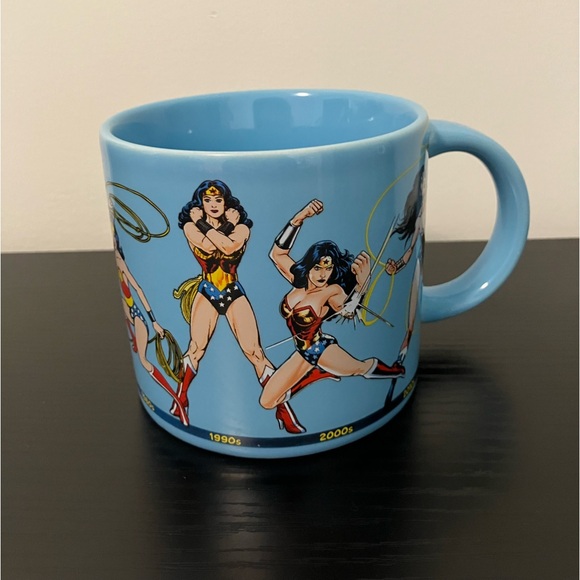 Wonder Woman Cup/Mug - Picture 2 of 5